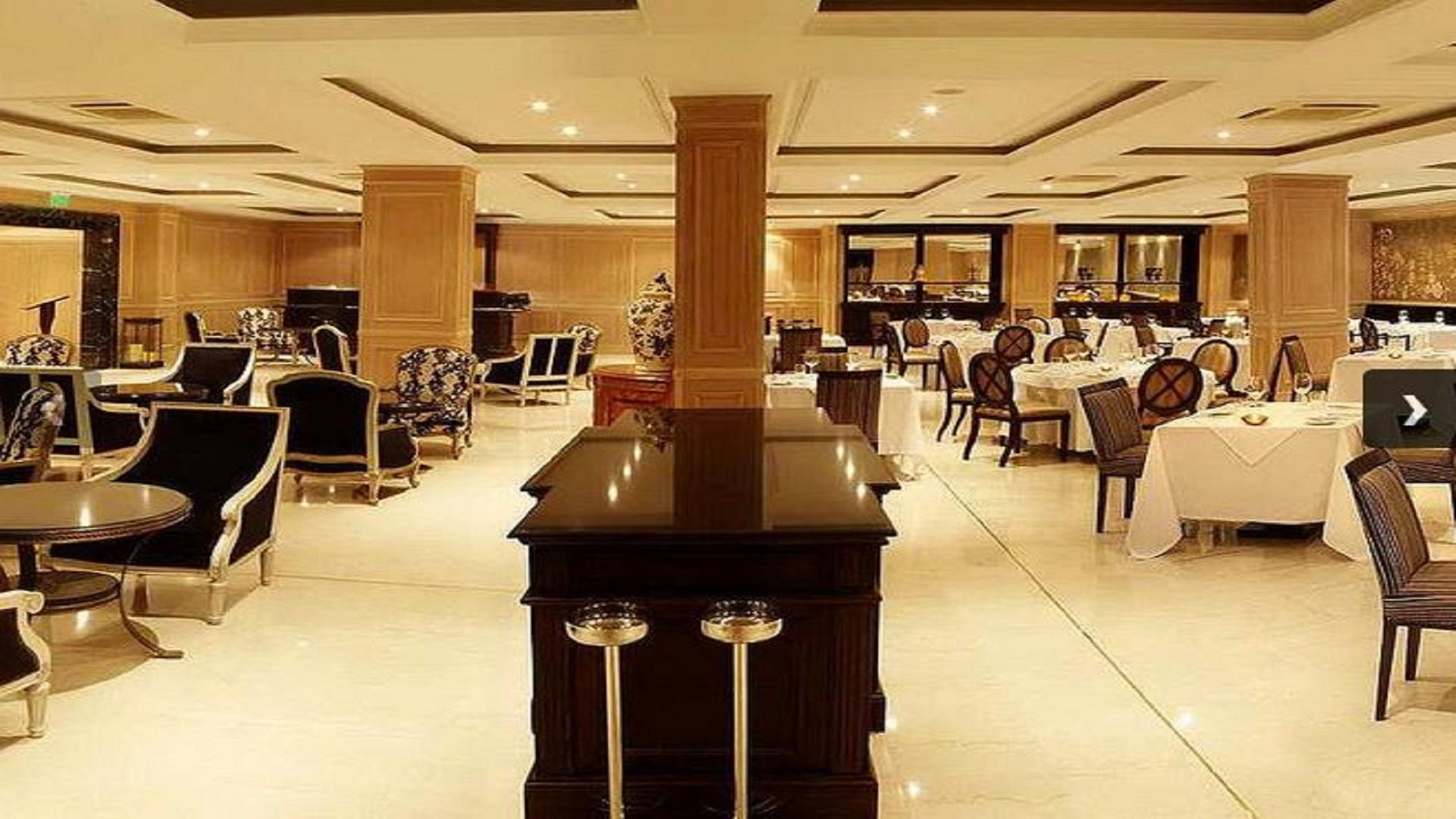 DiplomaticHotel Mendoza Esterno foto The restaurant